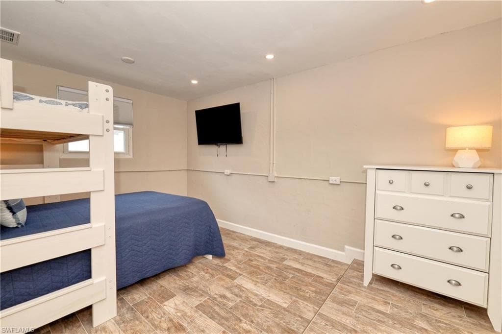 309 Madison CT, FORT MYERS BEACH FL 33931-29