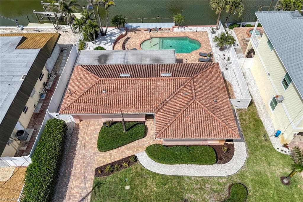 309 Madison CT, FORT MYERS BEACH FL 33931-33