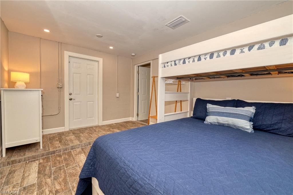 309 Madison CT, FORT MYERS BEACH FL 33931-30