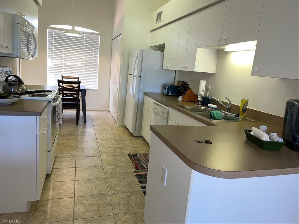 26680 Bonita Fairways BLVD # 201, BONITA SPRINGS FL 34135-8