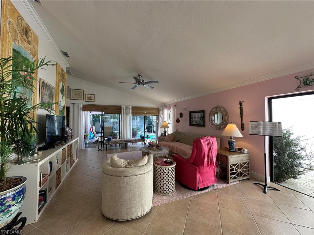 1315 Naples Lake DR, NAPLES FL 34104-8