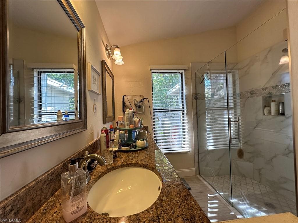 1315 Naples Lake DR, NAPLES FL 34104-14