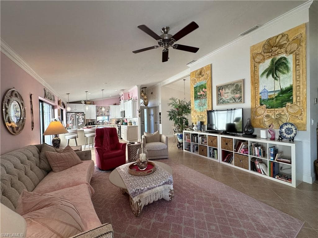 1315 Naples Lake DR, NAPLES FL 34104-7