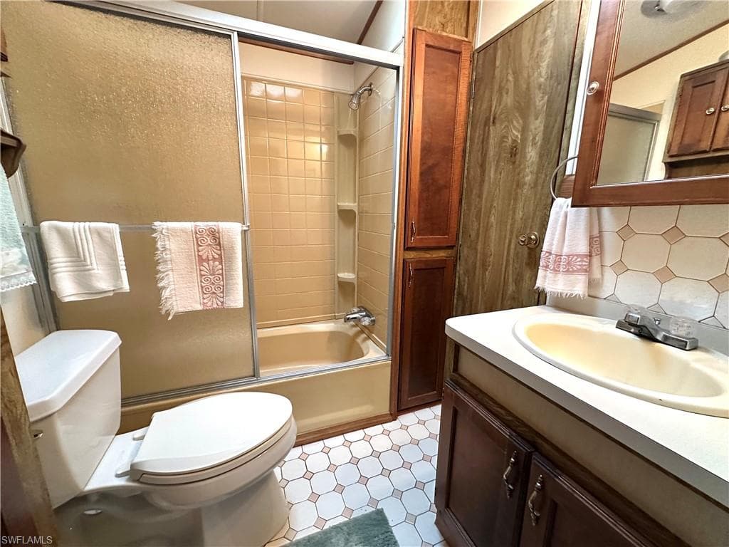 4711 Pilgrims WAY W, ESTERO FL 33928-12