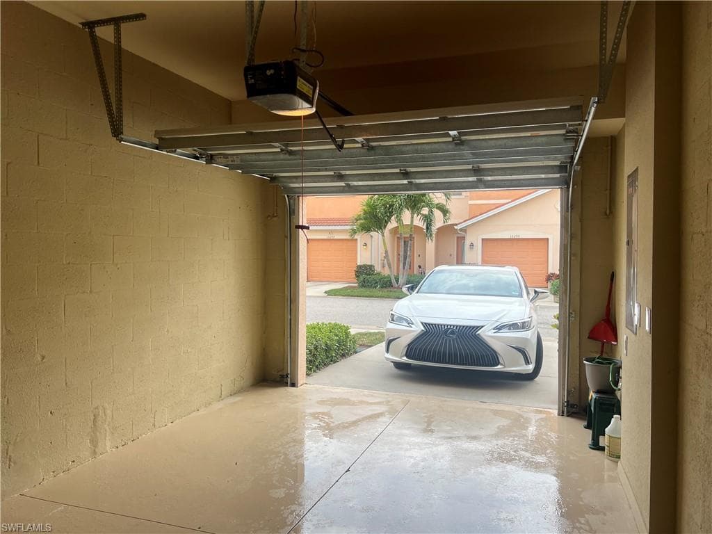 10300 Via Colomba CIR, FORT MYERS FL 33966-24