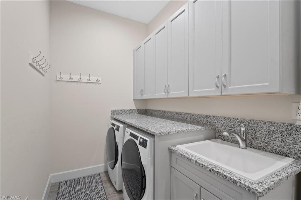 6879 Saona CT, NAPLES FL 34113-24