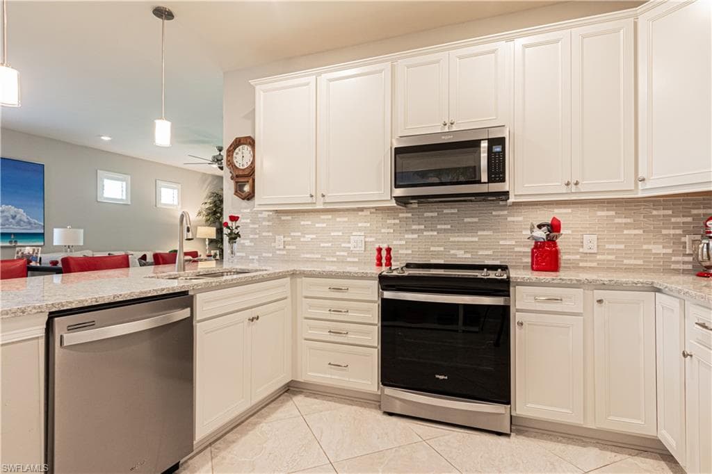 7658 Jacaranda LN, NAPLES FL 34114-12