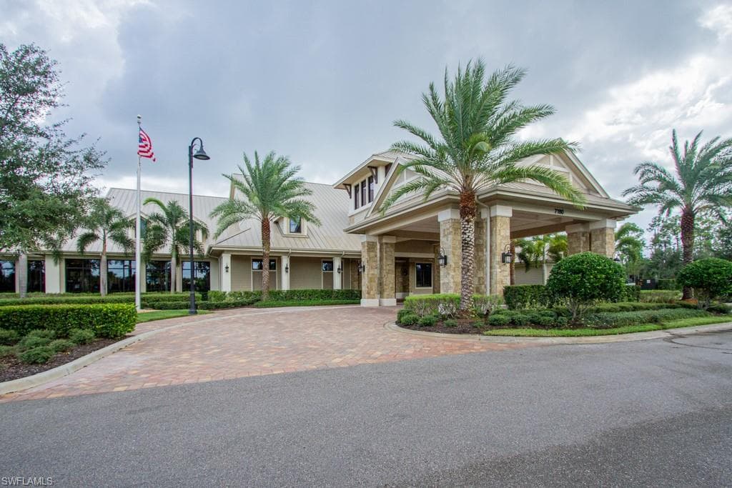 7658 Jacaranda LN, NAPLES FL 34114-34