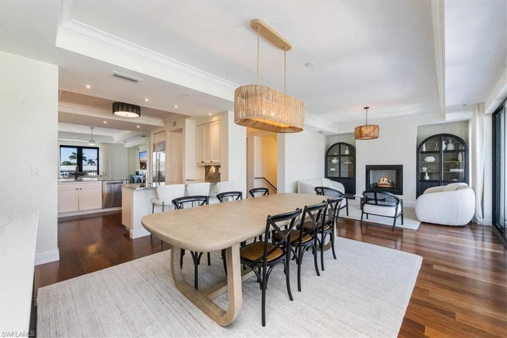 1530 5th AVE S # 208C, NAPLES FL 34102-5