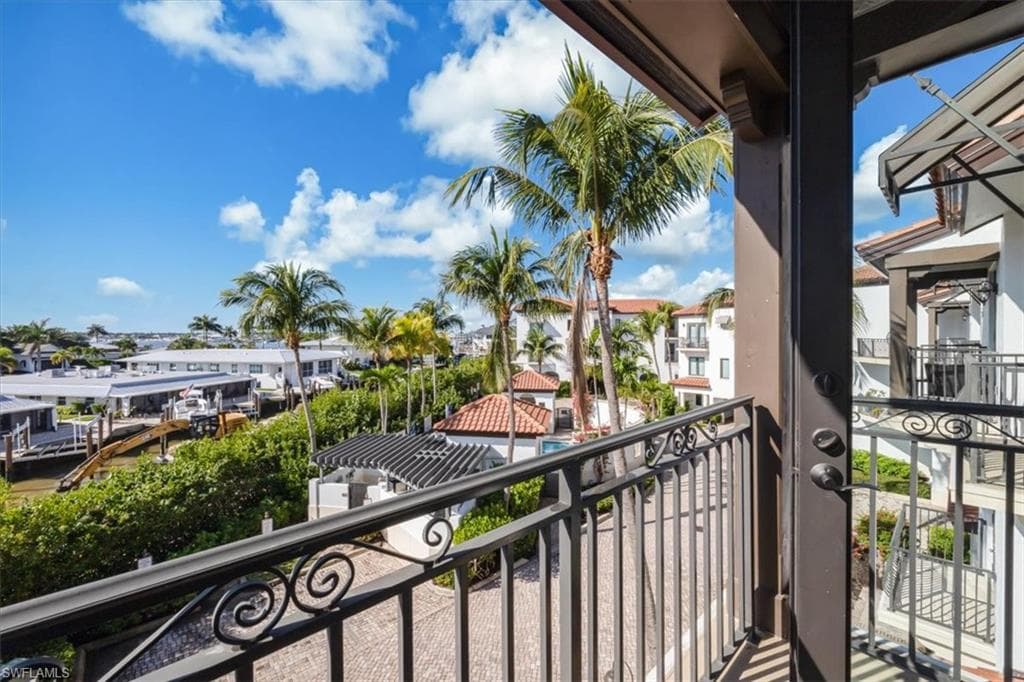 1530 5th AVE S # 208C, NAPLES FL 34102-21