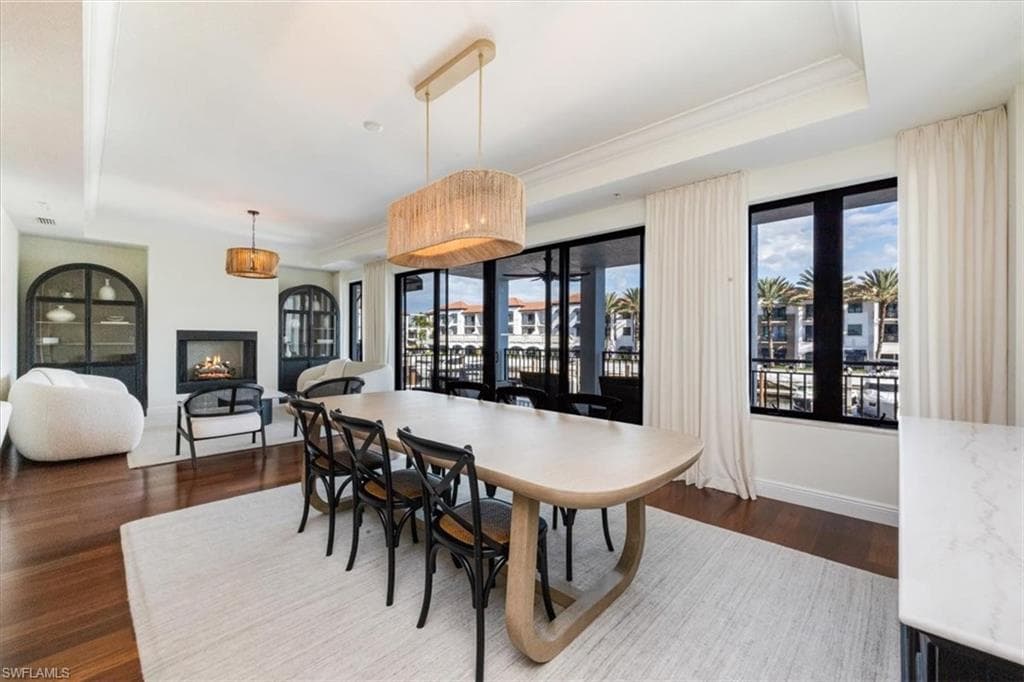 1530 5th AVE S # 208C, NAPLES FL 34102-6