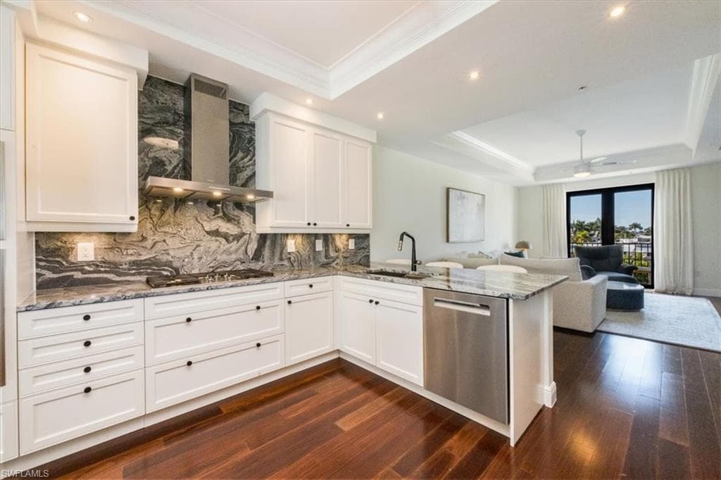 1530 5th AVE S # 208C, NAPLES FL 34102-10