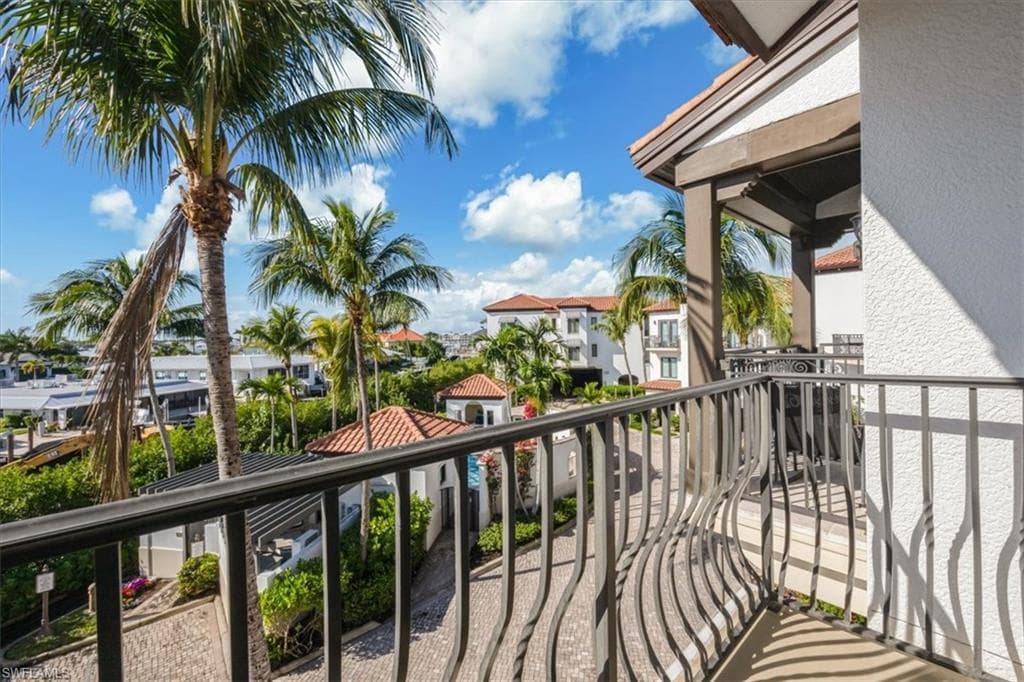 1530 5th AVE S # 208C, NAPLES FL 34102-24