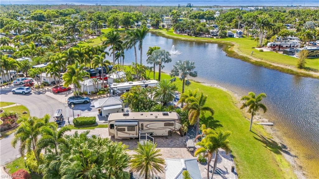 10211 Surfwood CT, FORT MYERS FL 33905-2