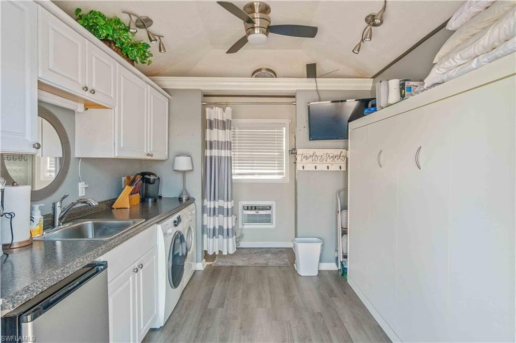 10211 Surfwood CT, FORT MYERS FL 33905-14