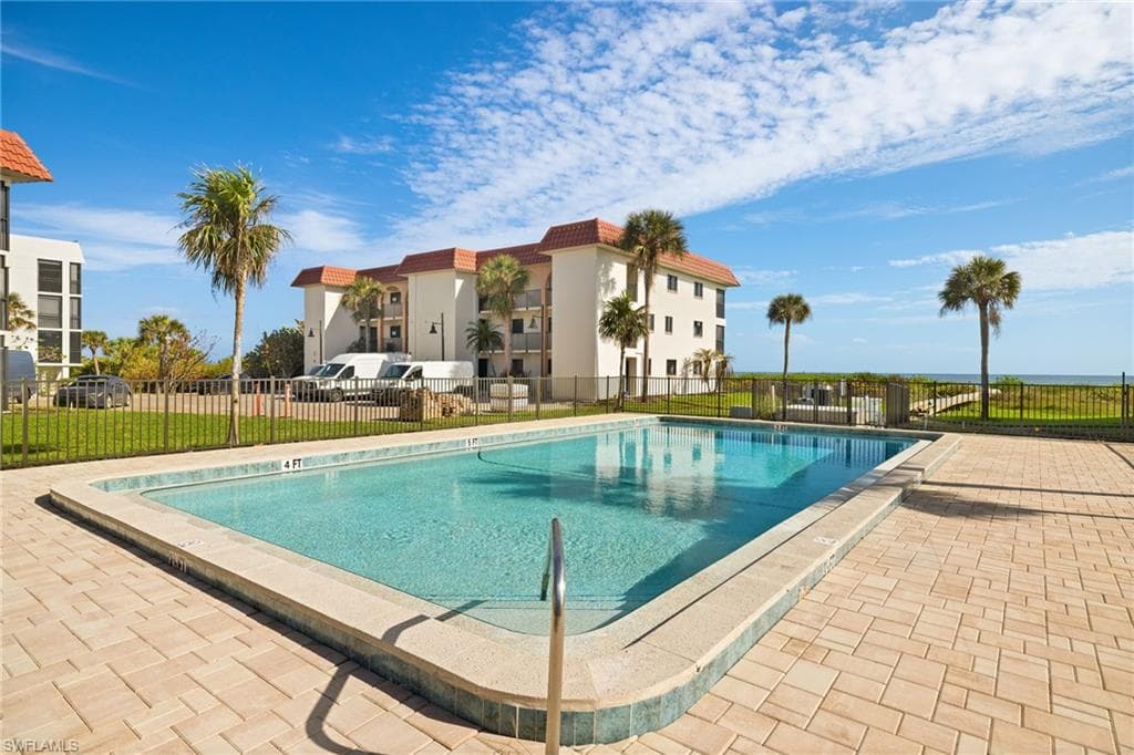 671 E Gulf DR, SANIBEL FL 33957-22
