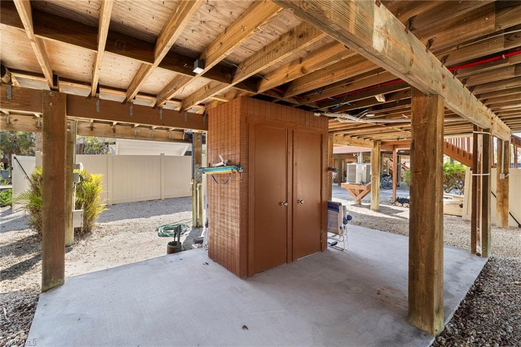 1811 Olde Middle Gulf DR # 1, SANIBEL FL 33957-22