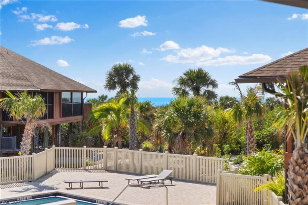 1811 Olde Middle Gulf DR # 1, SANIBEL FL 33957-25