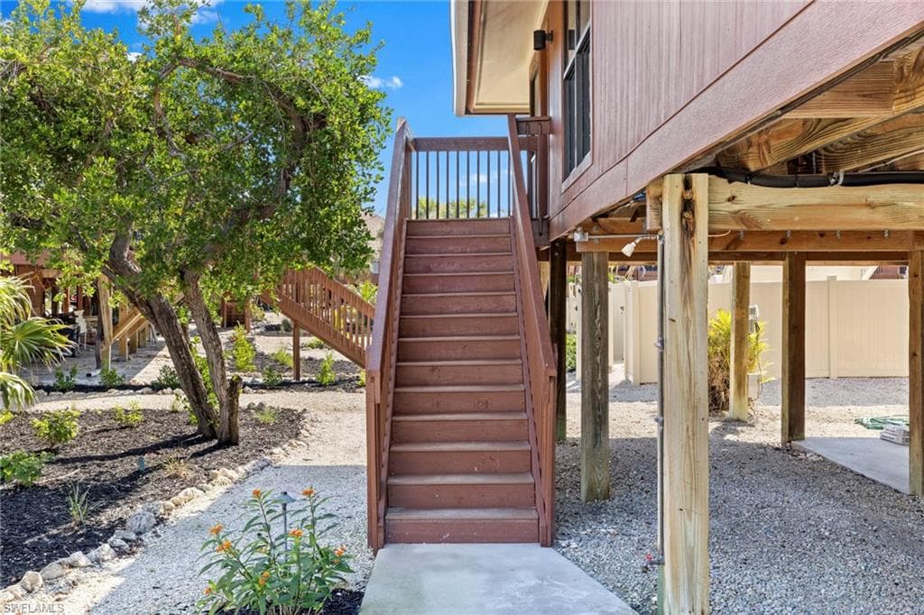 1811 Olde Middle Gulf DR # 1, SANIBEL FL 33957-21