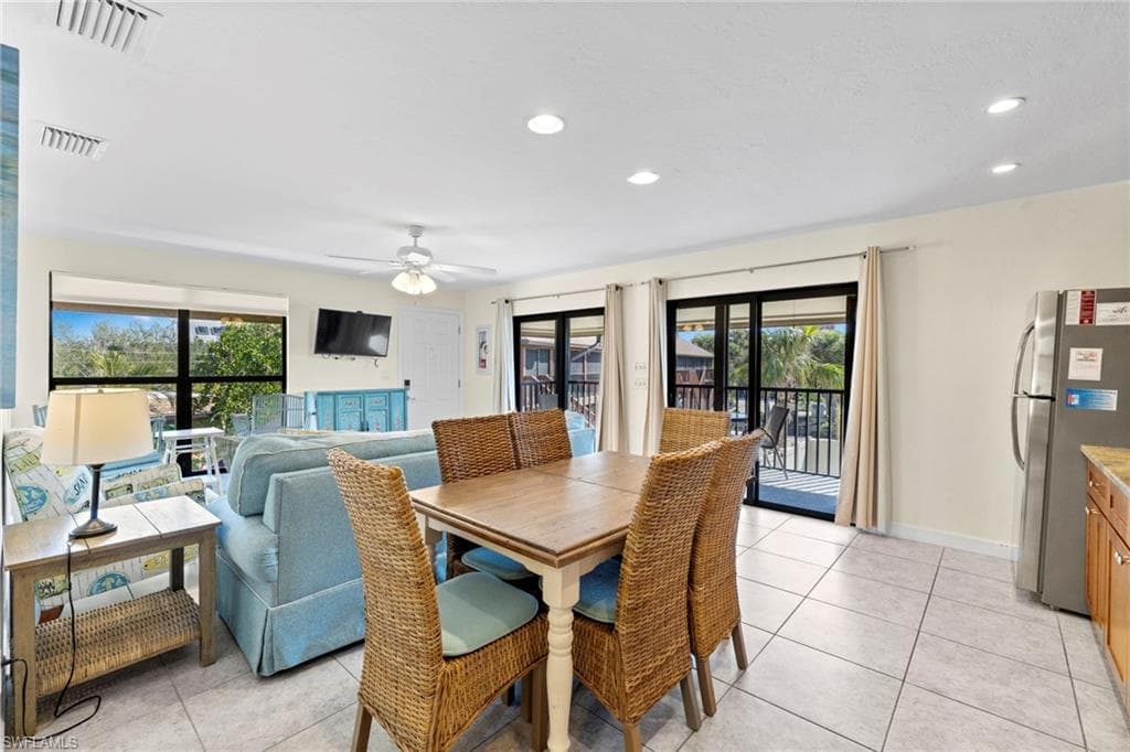 1811 Olde Middle Gulf DR # 1, SANIBEL FL 33957-2