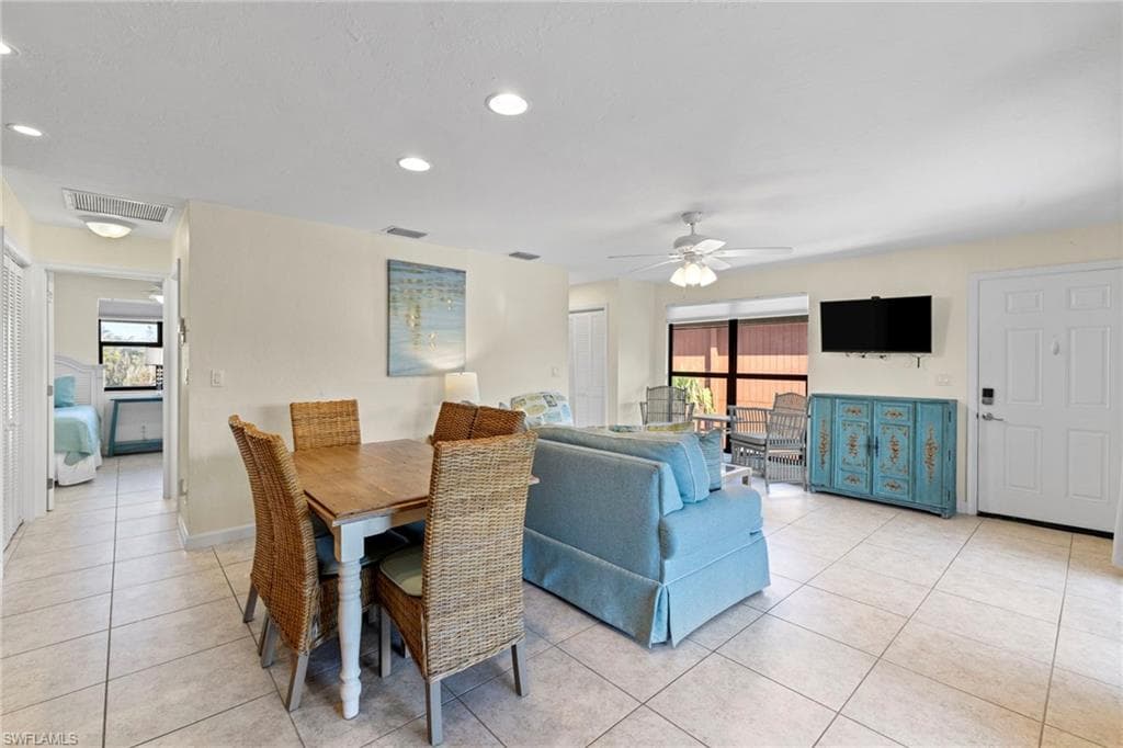 1811 Olde Middle Gulf DR # 1, SANIBEL FL 33957-4