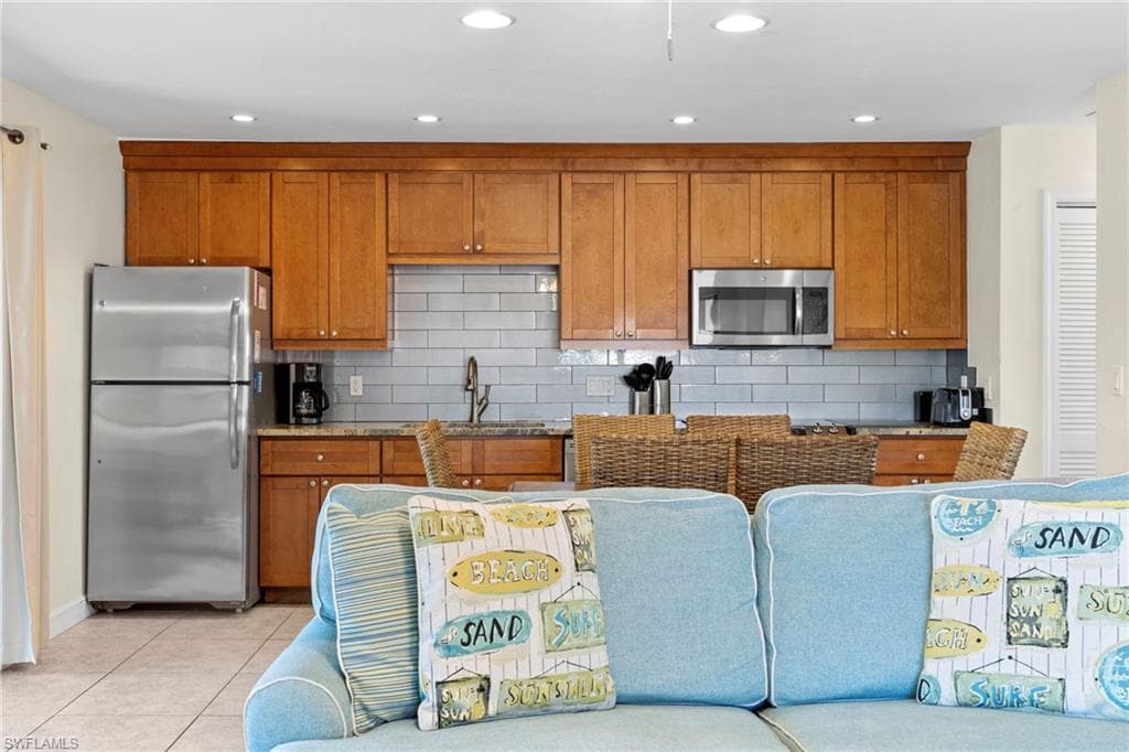 1811 Olde Middle Gulf DR # 1, SANIBEL FL 33957-8