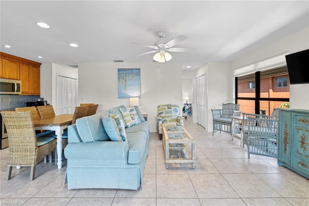 1811 Olde Middle Gulf DR # 1, SANIBEL FL 33957-14