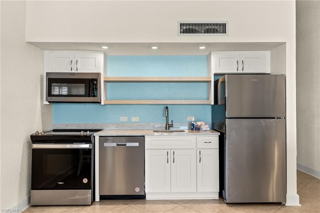 2255 W Gulf DR # 112, SANIBEL FL 33957-5
