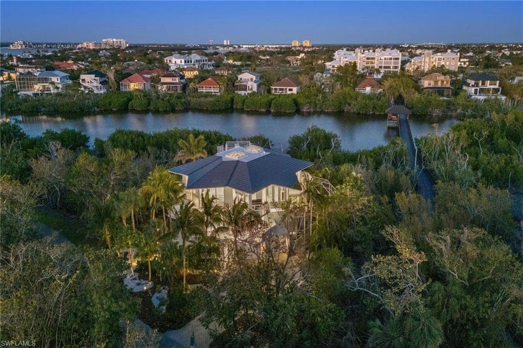 795 Waterside DR, MARCO ISLAND FL 34145-5