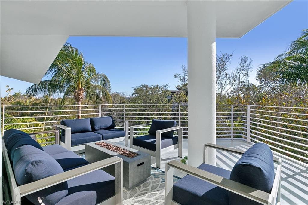 795 Waterside DR, MARCO ISLAND FL 34145-21