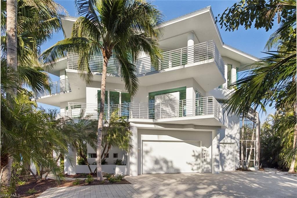 795 Waterside DR, MARCO ISLAND FL 34145-8