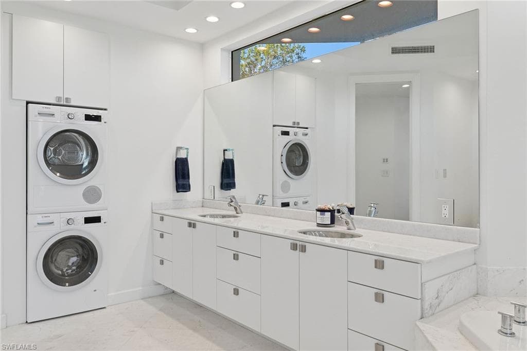 795 Waterside DR, MARCO ISLAND FL 34145-40