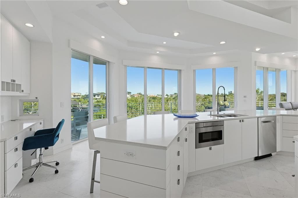 795 Waterside DR, MARCO ISLAND FL 34145-34