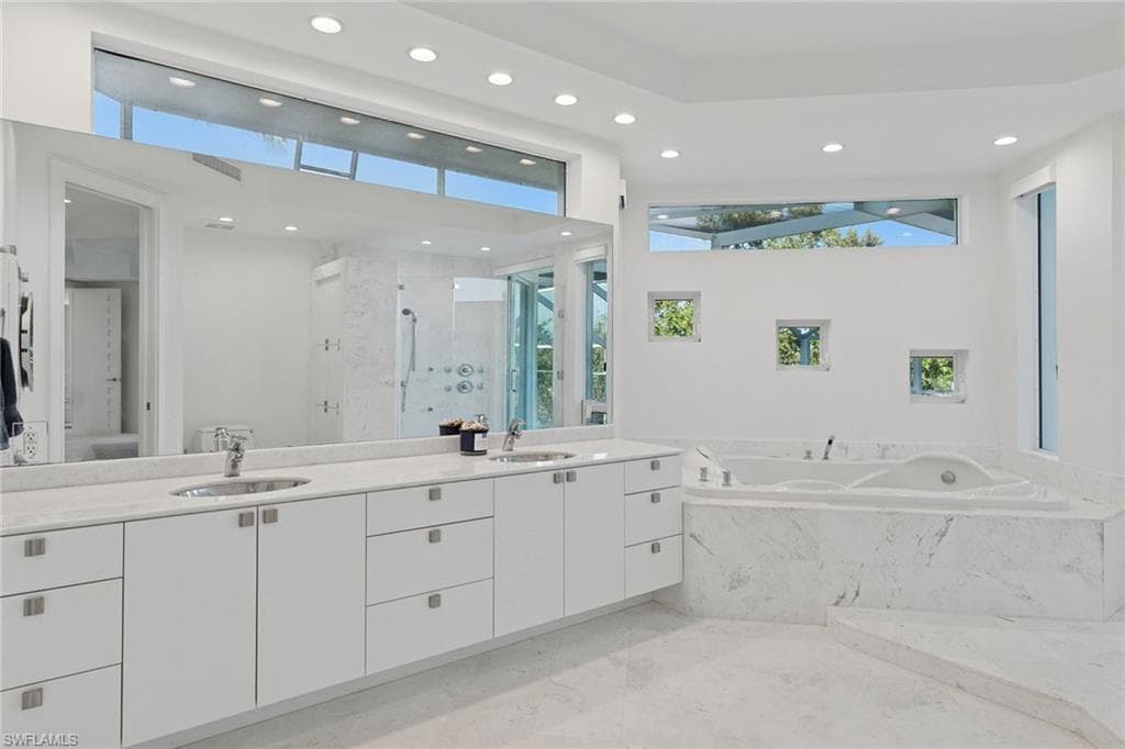 795 Waterside DR, MARCO ISLAND FL 34145-38