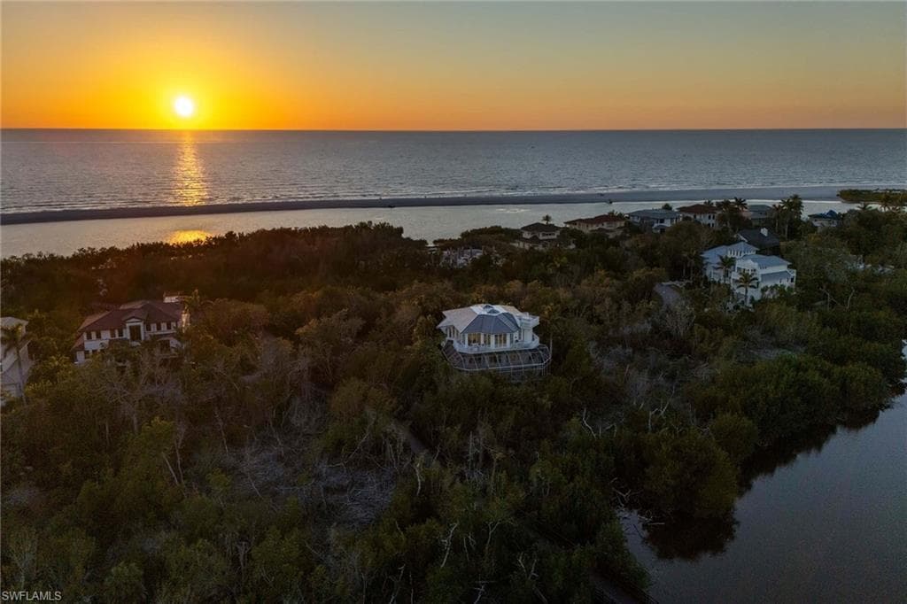 795 Waterside DR, MARCO ISLAND FL 34145-3