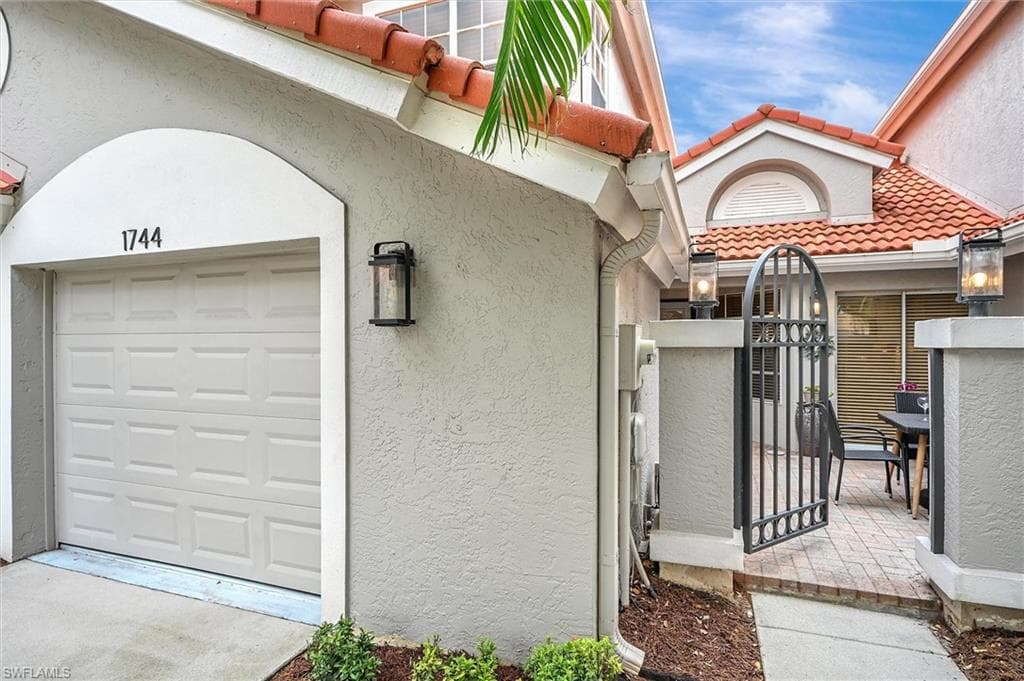 1744 San Bernadino WAY, NAPLES FL 34109-1