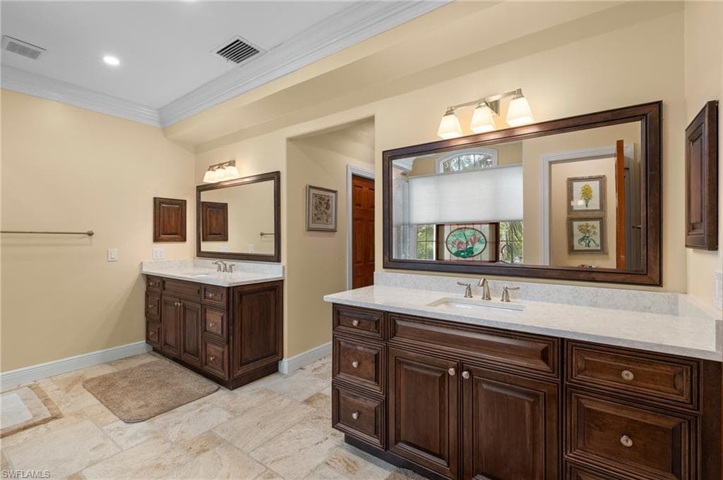 5701 Harborage DR, FORT MYERS FL 33908-25