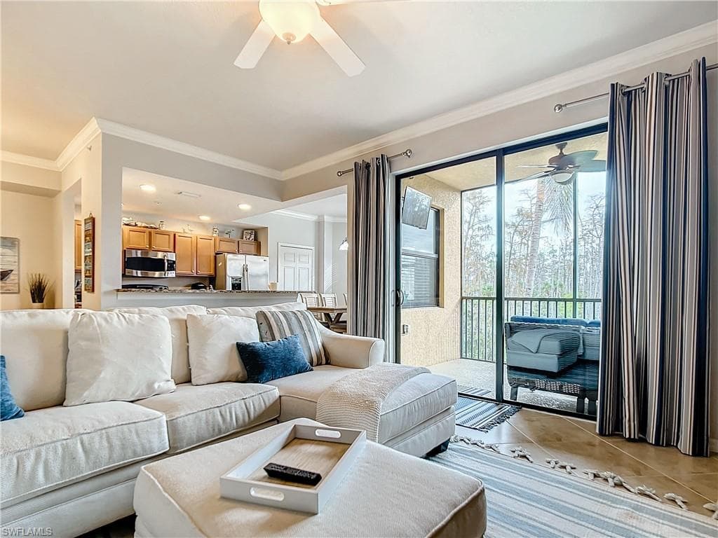 9715 Acqua CT # 127, NAPLES FL 34113-26