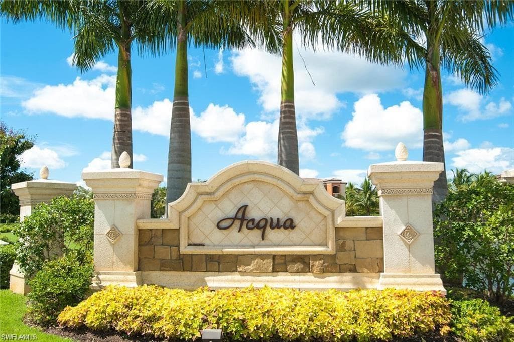 9715 Acqua CT # 127, NAPLES FL 34113-1