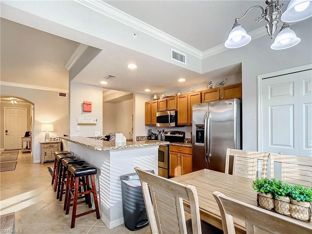 9715 Acqua CT # 127, NAPLES FL 34113-21