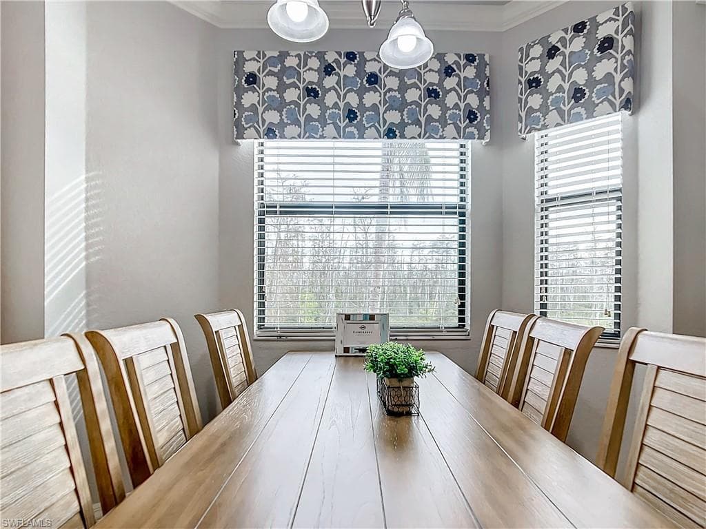 9715 Acqua CT # 127, NAPLES FL 34113-19