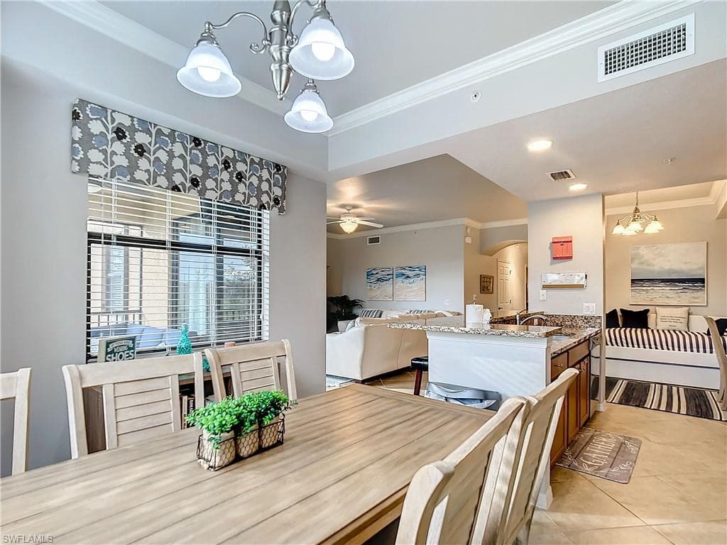 9715 Acqua CT # 127, NAPLES FL 34113-20