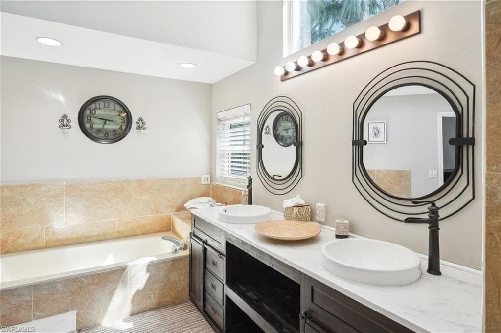 518 Cormorant CV, NAPLES FL 34113-19