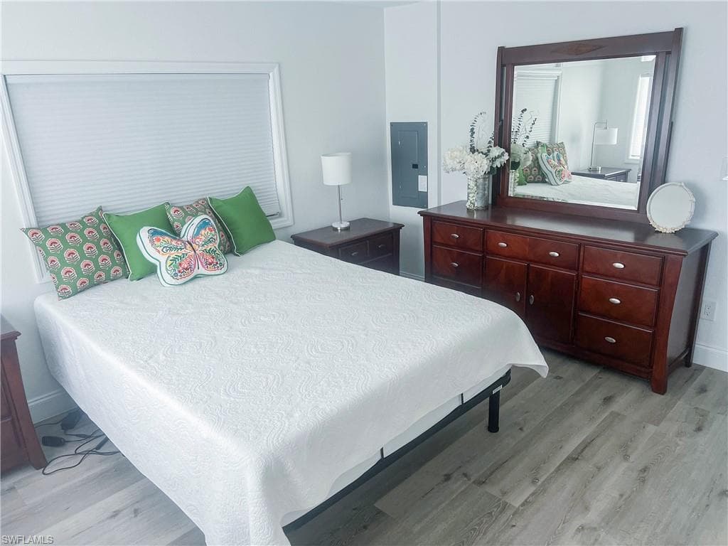 11181 Azalea LN, FORT MYERS BEACH FL 33931-15