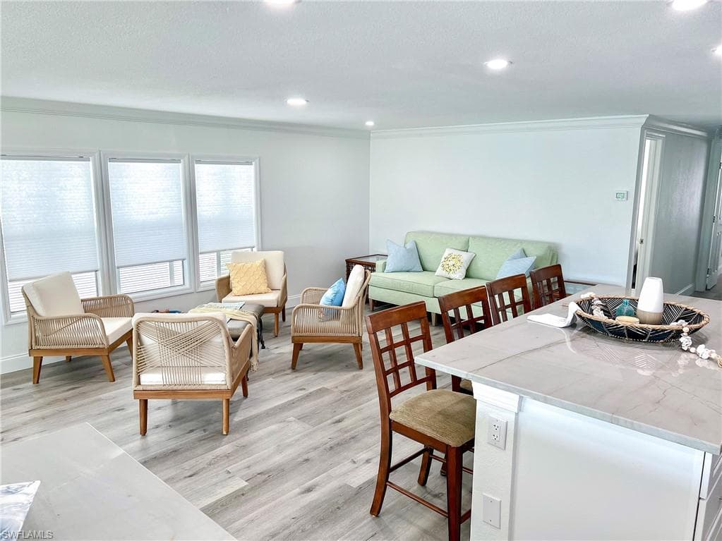 11181 Azalea LN, FORT MYERS BEACH FL 33931-4