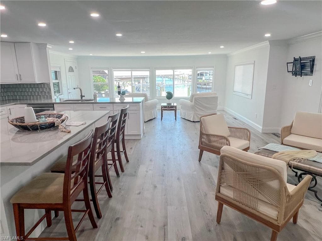 11181 Azalea LN, FORT MYERS BEACH FL 33931-8