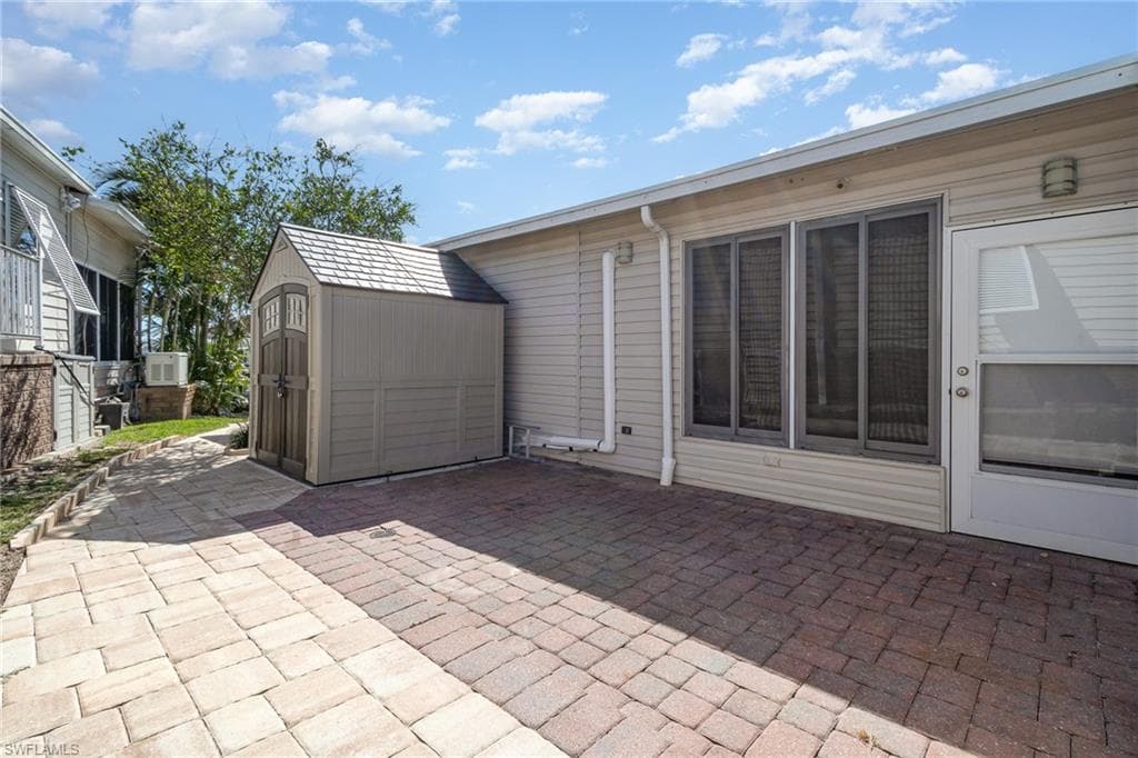 11181 Azalea LN, FORT MYERS BEACH FL 33931-28