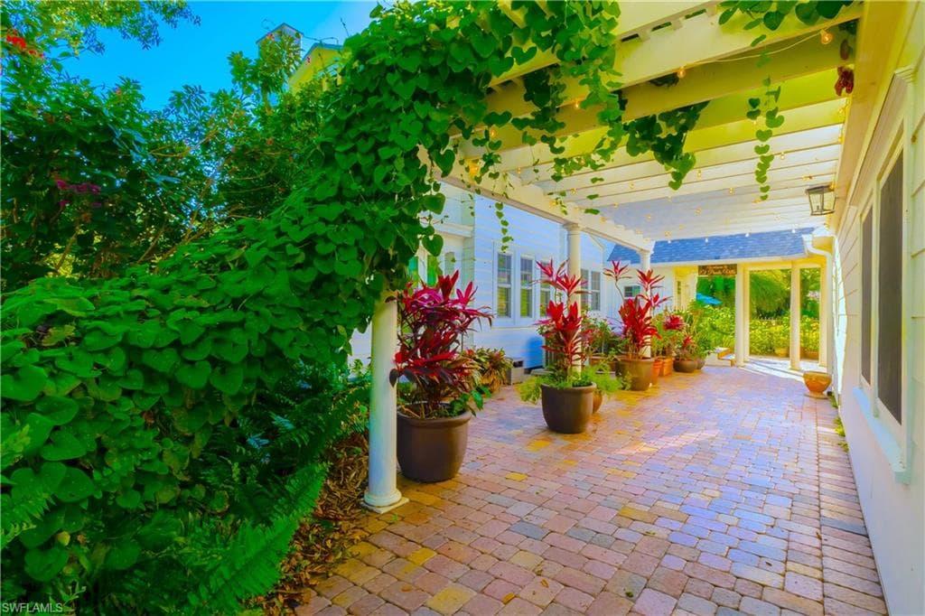 1427 El Prado AVE, FORT MYERS FL 33901-9
