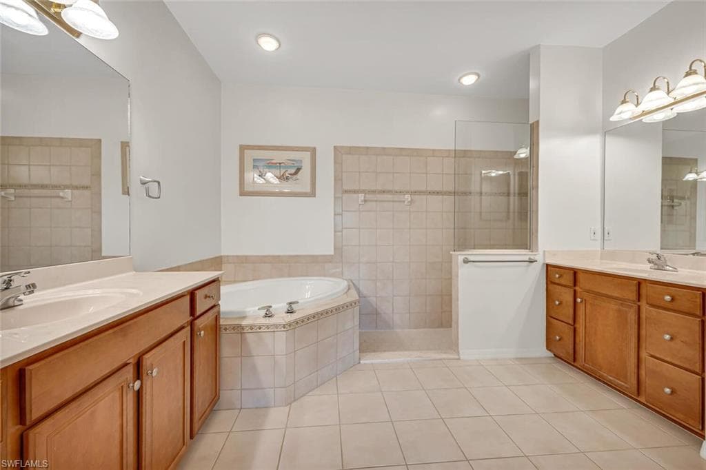 4630 Winged Foot CT # 101, NAPLES FL 34112-14