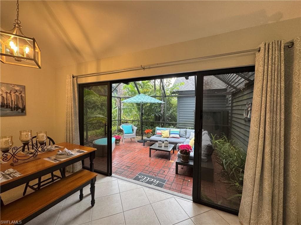 1281 Solana RD, NAPLES FL 34103-6